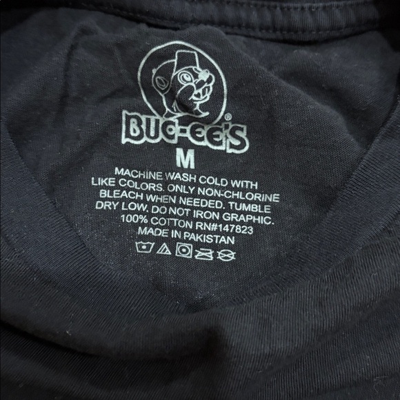 Buc-ee's Halloween Tshirt. Medium - Picture 2 of 6